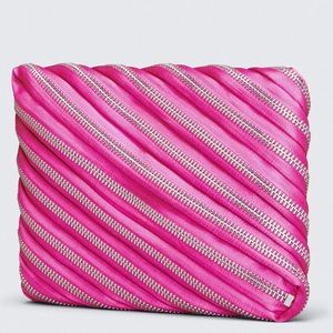 ALEXANDER WANG
Satin Zip Clutch